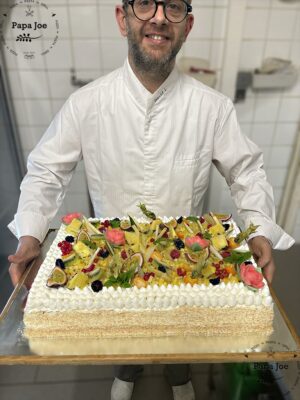 Biscuit fruité tenu par le chef de cuisine du restaurant traiteur italien Papa Joe à Cernay dans le Haut-Rhin en Alsace